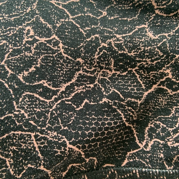 Lululemon Flow Y Nulu bra in lacescape Spanish rose black - Picture 7 of 7